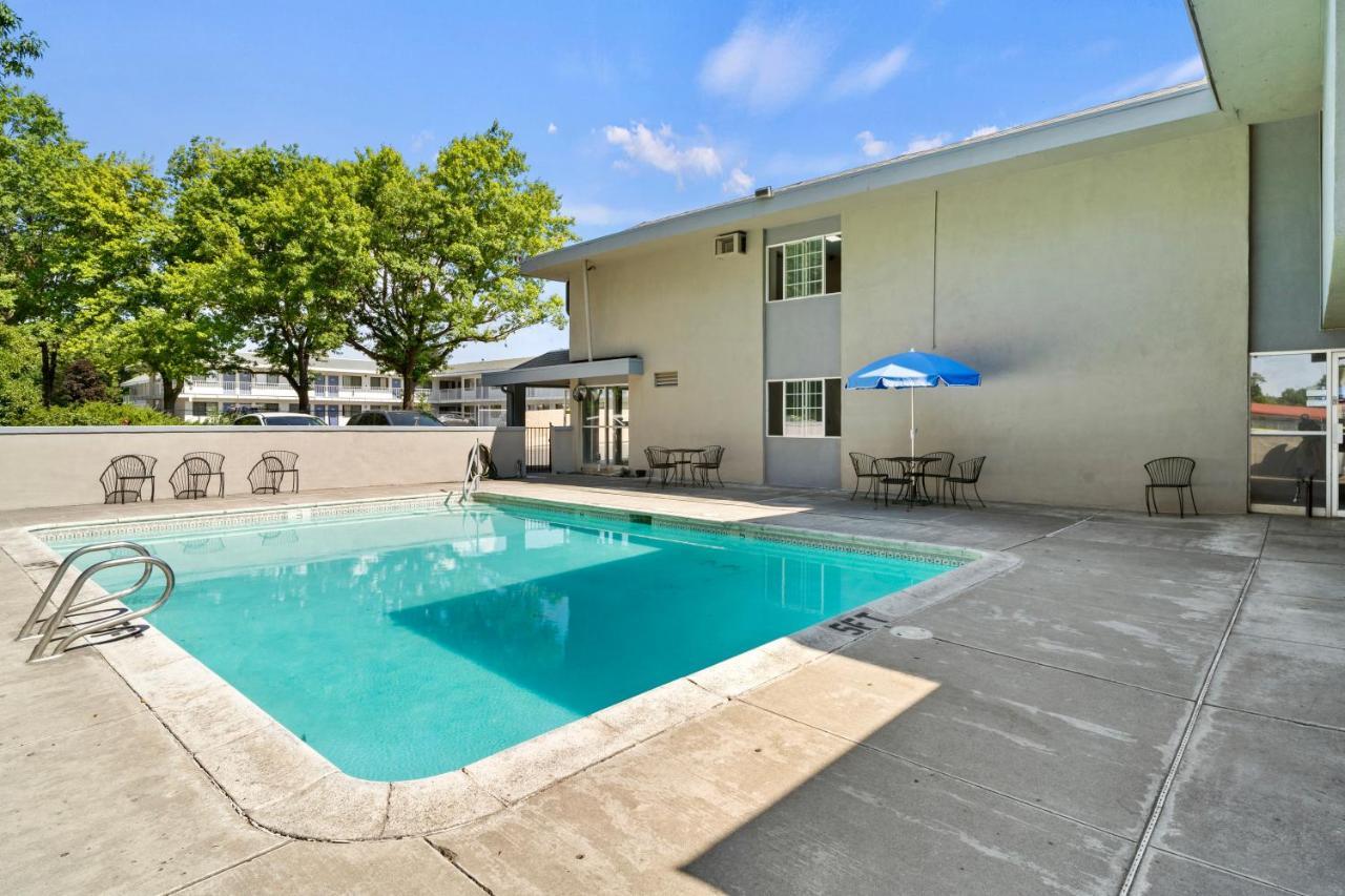 Travelers Inn Medford Luaran gambar