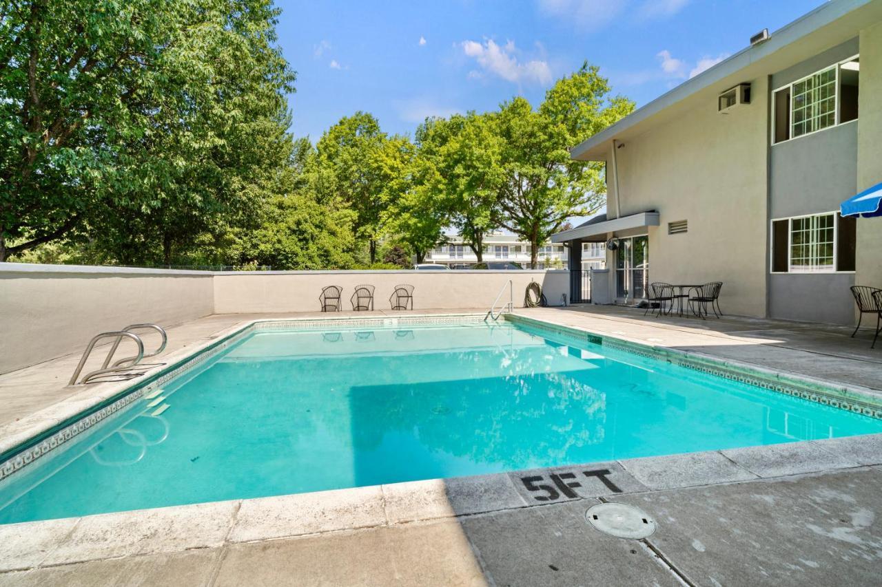 Travelers Inn Medford Luaran gambar